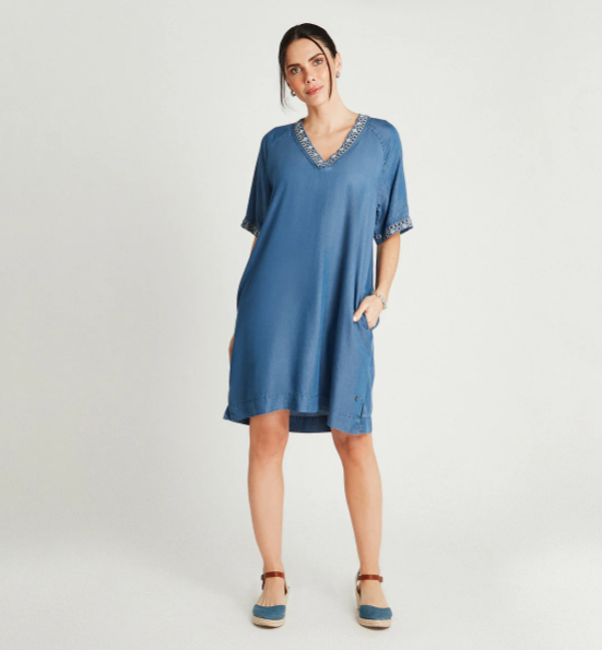 VESTIDO CORTO MANGA CODO Y APLICACION CUELLO